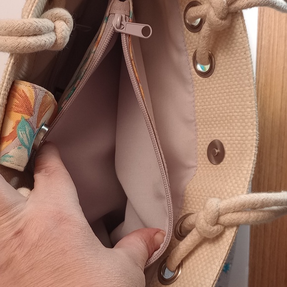 Caribbean Joe floral purple purse - Picture 6 of 7